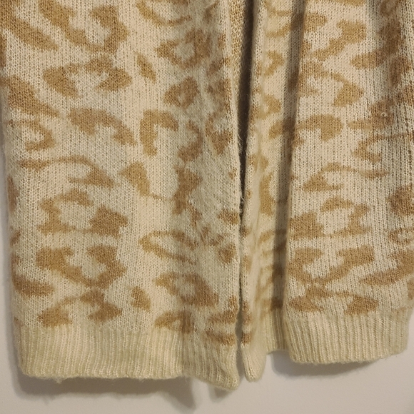 Black Tape | Women's Beige Animal Print Open Cardigan Sweater (US Size XL) - Picture 11 of 13